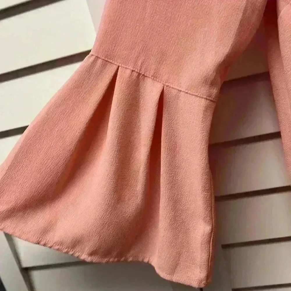 New York & Company 3/4 Bell Sleeve Top Size Medium Pink - Picture 3 of 3